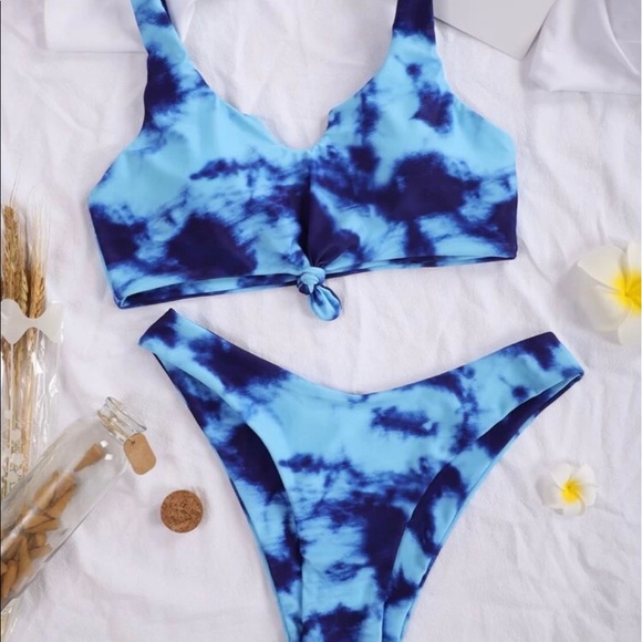 SHEIN Tie dye bikini size medium - Picture 1 of 4